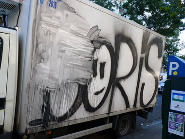 Graffiti Bombing - Photo by Schmierfink030 - BORIS