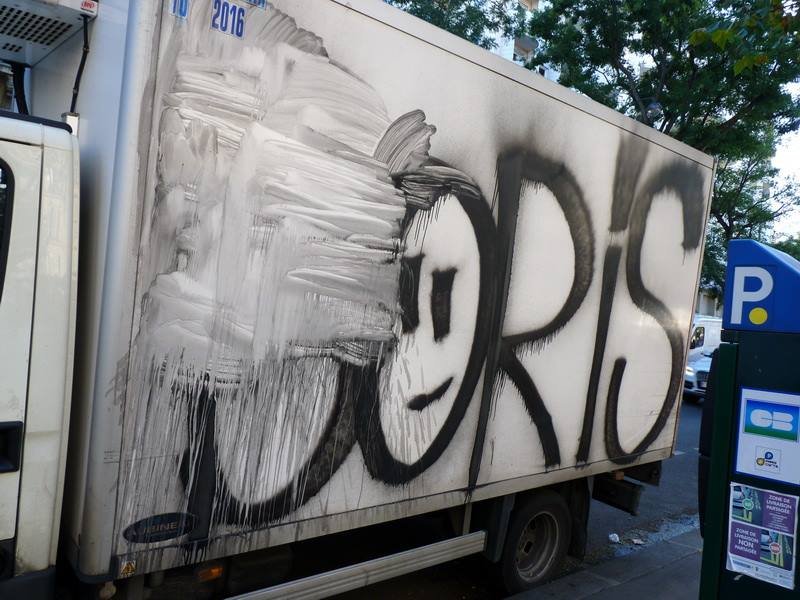 Graffiti Bombing - Photo by Schmierfink030 - BORIS