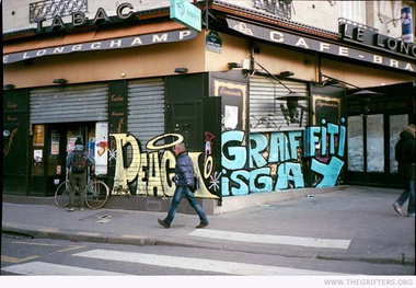 Graffiti Bombing - Photo by Schmierfink030 - PEACH, THE, GRIFTERS