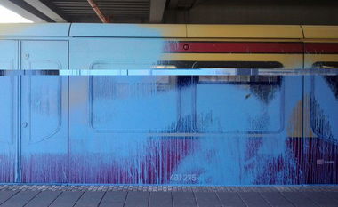 Graffiti Train in Berlin - Photo by Schmierfink030 - HASS-KUNST