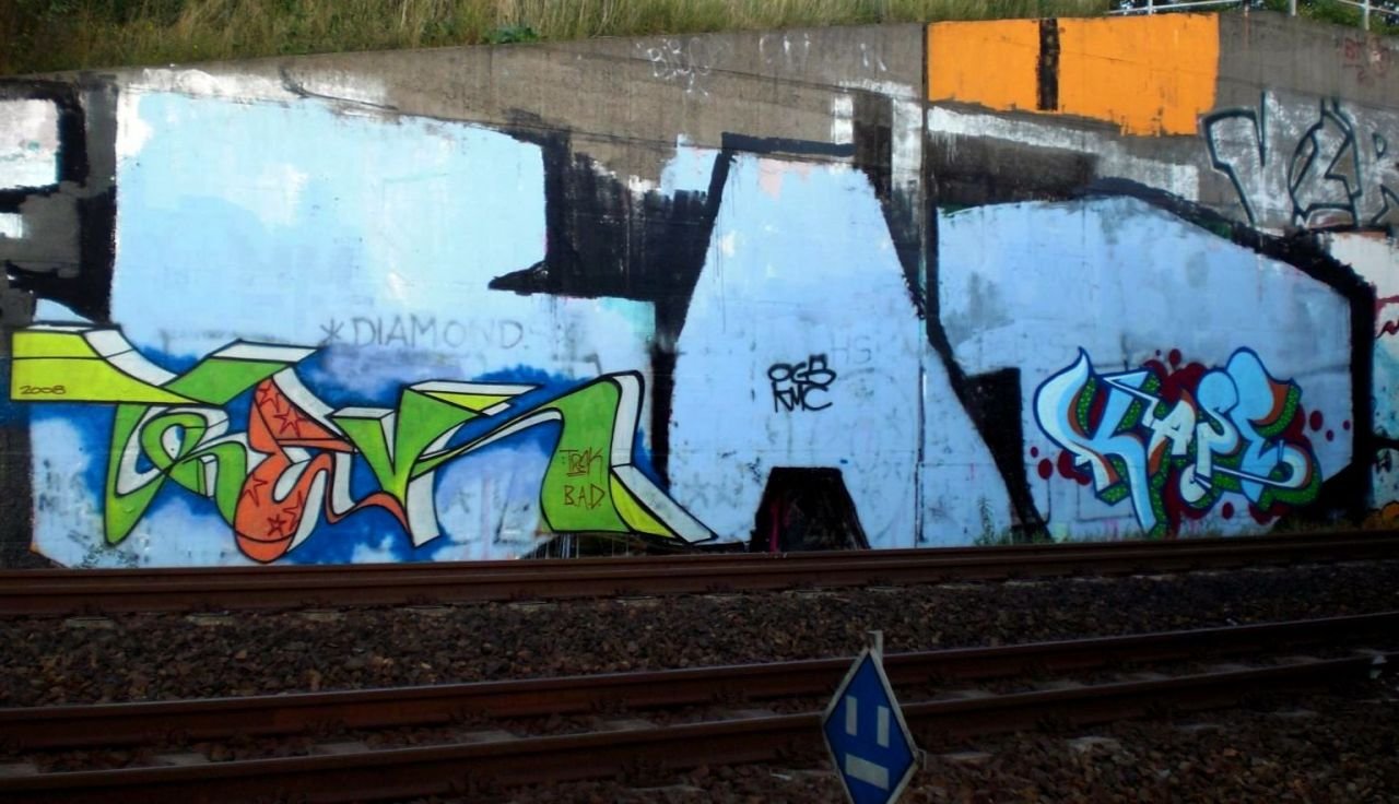 Graffiti Bombing - Photo by Schmierfink030 - bad, ogs, kmc