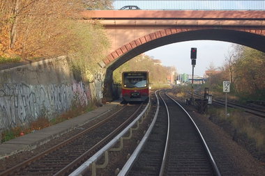 Graffiti Bombing in Berlin - Photo by Schmierfink030 - berlin