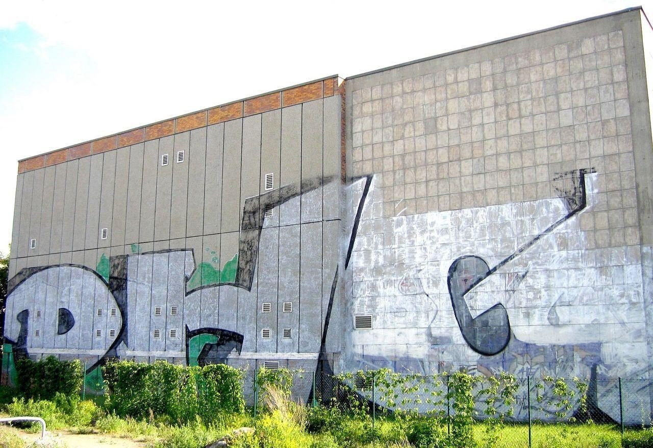 Graffiti Bombing in Berlin - Photo by Schmierfink030 - DHG