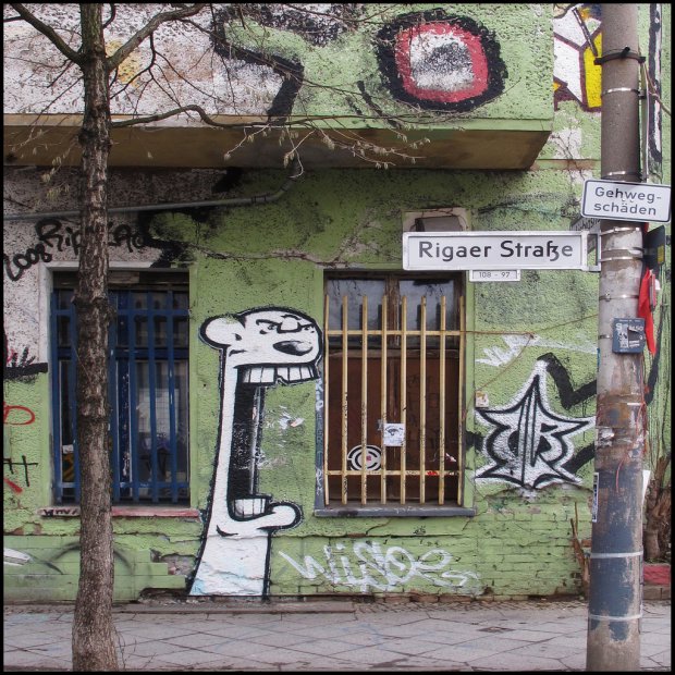 Graffiti Bombing in Berlin - Photo by Schmierfink030 - bär, vlr, rigaer