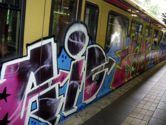 Graffiti Train in Berlin - Photo by Schmierfink030 - S-BAHN, BERLIN
