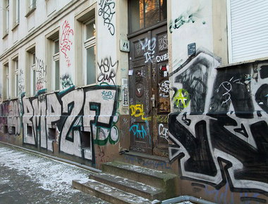 Graffiti Wall in Berlin - Photo by Schmierfink030 - 2f, bmp