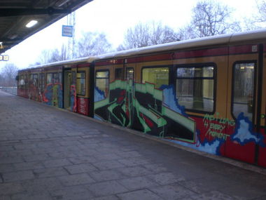 Graffiti Train in Berlin - Photo by Schmierfink030 - trus