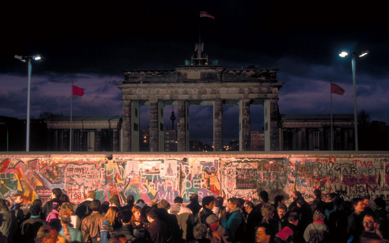 Graffiti Wall in Berlin - Photo by Schmierfink030 - R.I.P., DDR