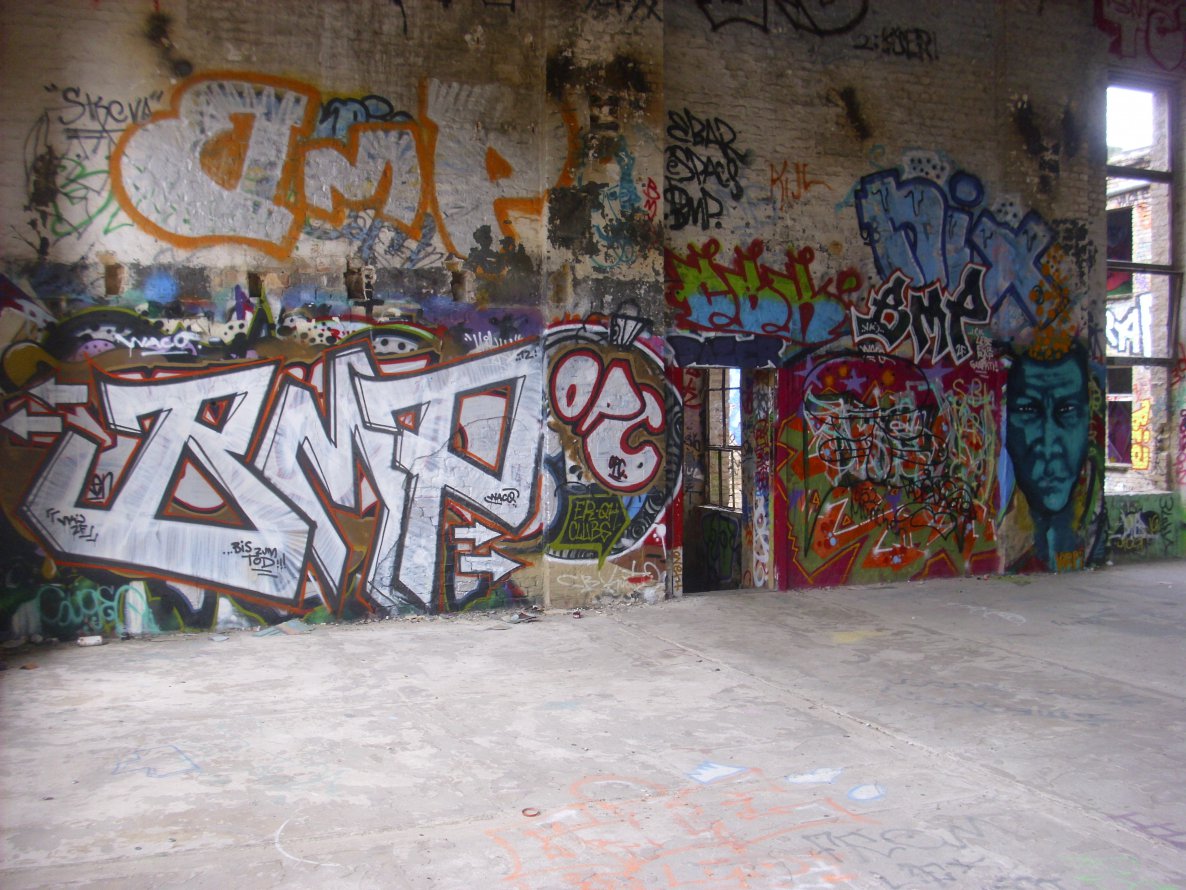 Graffiti Wall in Berlin - Photo by Schmierfink030 - bmp, opc