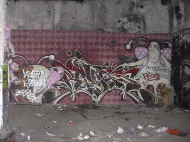 Graffiti Wall in Berlin - Photo by Schmierfink030 - ..lö