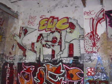 Graffiti Bombing in Berlin - Photo by Schmierfink030 - ewc