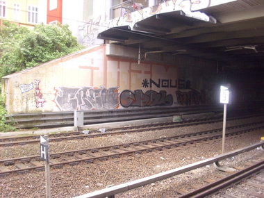 Graffiti Bombing in Berlin - Photo by Schmierfink030 - creu, earl, akim
