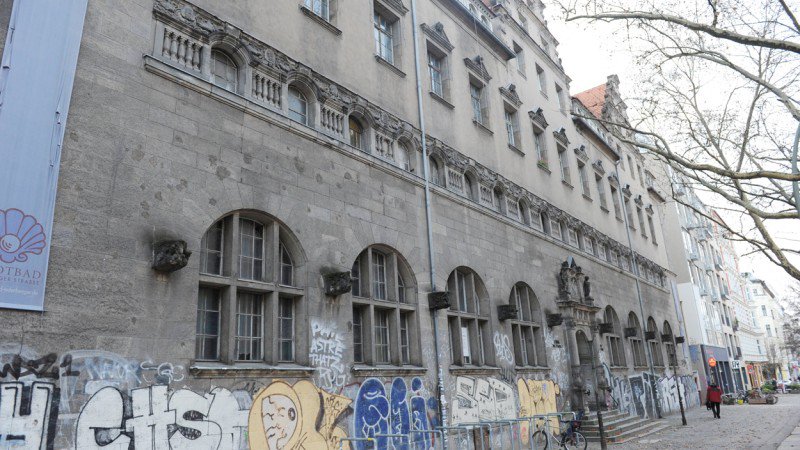 Graffiti Bombing in Berlin - Photo by Schmierfink030 - ehsone, clint, sed