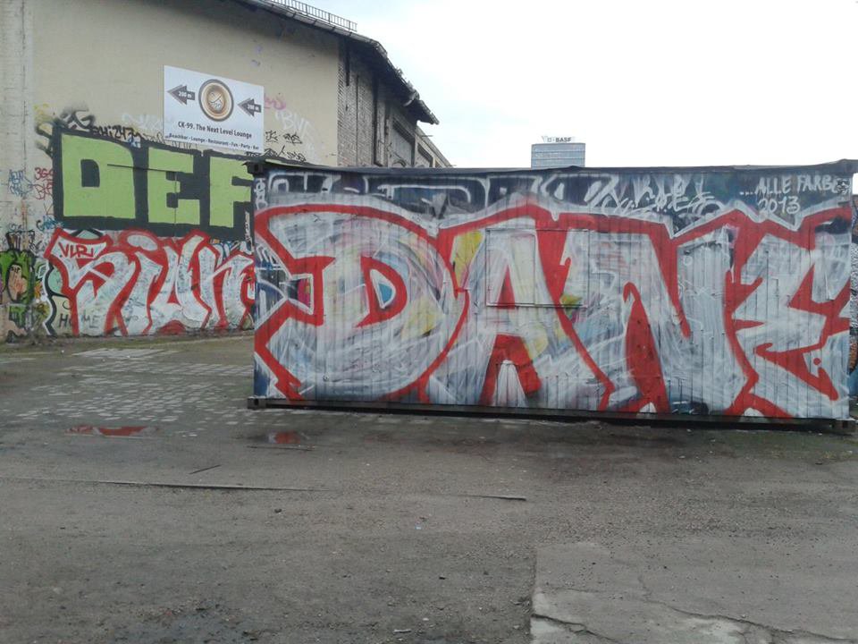 Graffiti Bombing in Berlin - Photo by Schmierfink030 - def, sion, dane