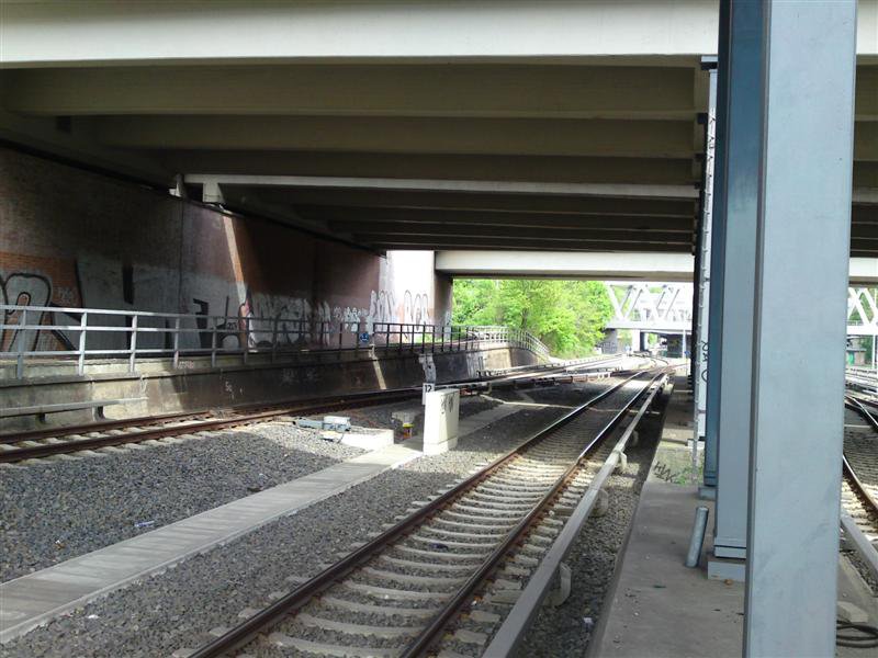 Graffiti Bombing in Berlin - Photo by Schmierfink030 - hf