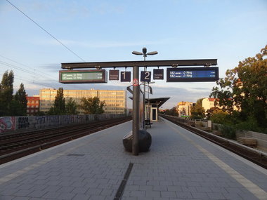 Graffiti Bombing in Berlin - Photo by Schmierfink030 - fluch, niga