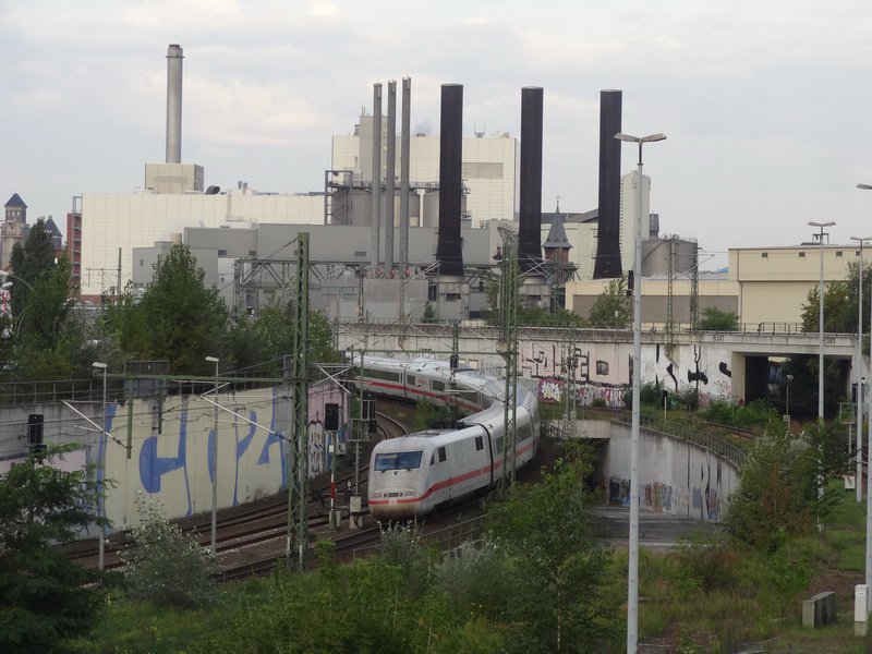 Graffiti Bombing in Berlin - Photo by Schmierfink030 - co2