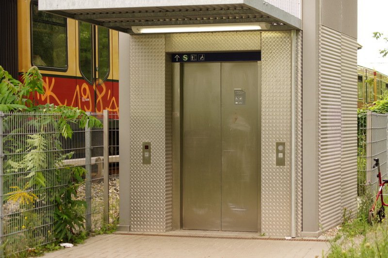 Graffiti Train in Berlin - Photo by Schmierfink030 - tdk, 198