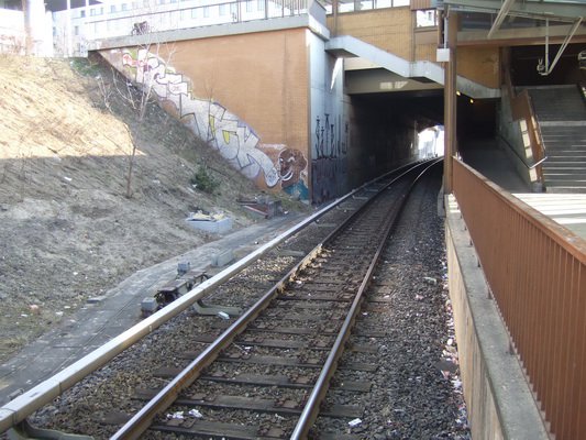 Graffiti Bombing in Berlin - Photo by Schmierfink030 - tcq, tck