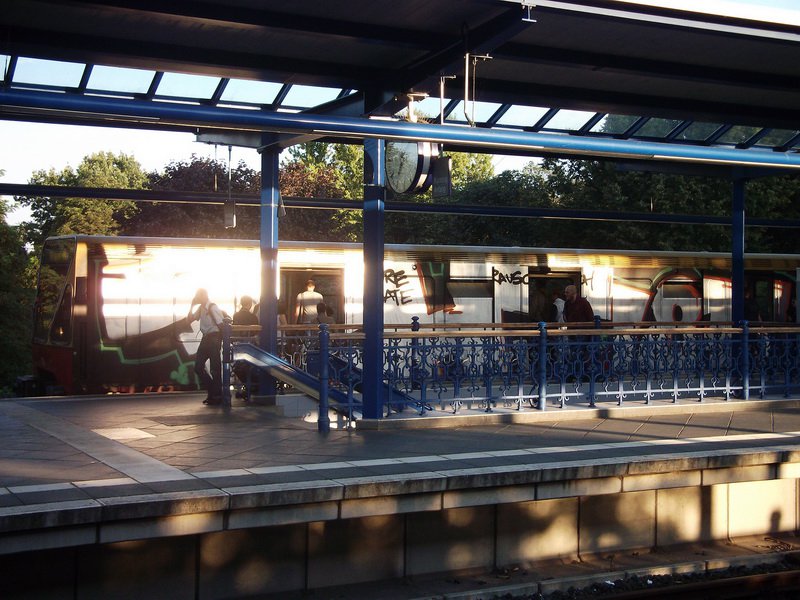 Graffiti Train in Berlin - Photo by Schmierfink030 - ph, pure, hate