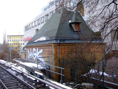 Graffiti Bombing in Berlin - Photo by Schmierfink030 - hsk