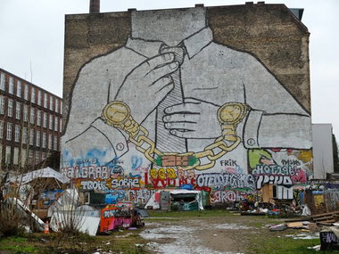 Graffiti Wall in Berlin - Photo by Schmierfink030 - berlin, blu
