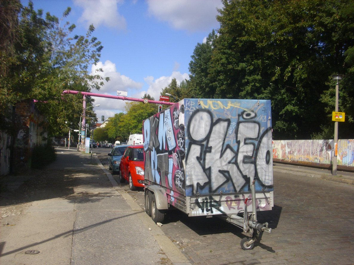 Graffiti Bombing in Berlin - Photo by Schmierfink030 - dkm, art, ikoe