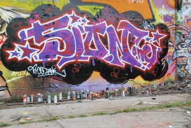 Graffiti Wall in Berlin - Photo by Schmierfink030 - sion