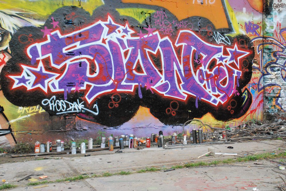 Graffiti Wall in Berlin - Photo by Schmierfink030 - sion