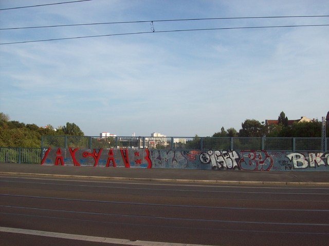 Graffiti Bombing in Berlin - Photo by Schmierfink030 - acab