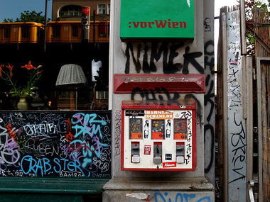 Graffiti Artwork in Berlin - Photo by Schmierfink030 - tägggs