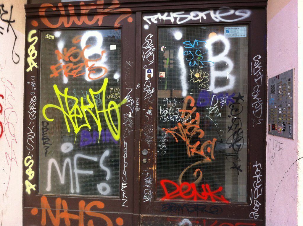 Graffiti Artwork in Berlin - Photo by Schmierfink030 - tägggs