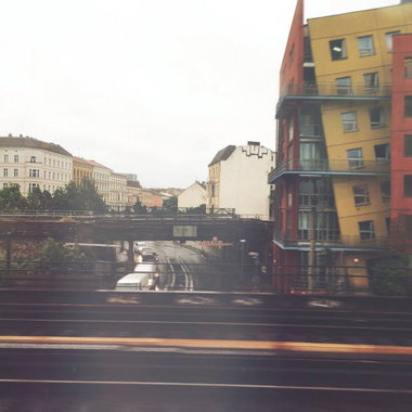 Graffiti Bombing in Berlin - Photo by Schmierfink030 - 1up