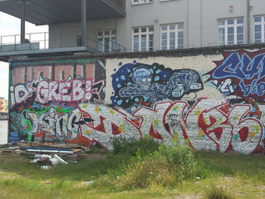 Graffiti Wall in Berlin - Photo by Schmierfink030 - king, don, 36