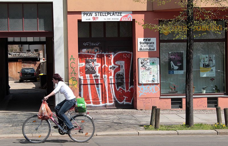 Graffiti Bombing in Leipzig - Photo by Schmierfink030 - ahel