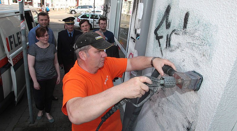 Graffiti Artwork in Leipzig - Photo by Schmierfink030 - buff