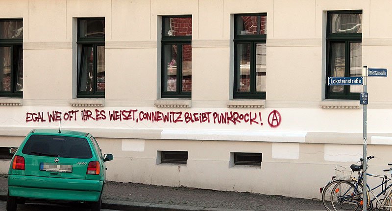 Graffiti Artwork in Leipzig - Photo by Schmierfink030 - EGAL, WIE, OFT