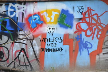 Graffiti Street Art in Leipzig - Photo by Schmierfink030 - RTL, VOLKS-VERDUMMUNG