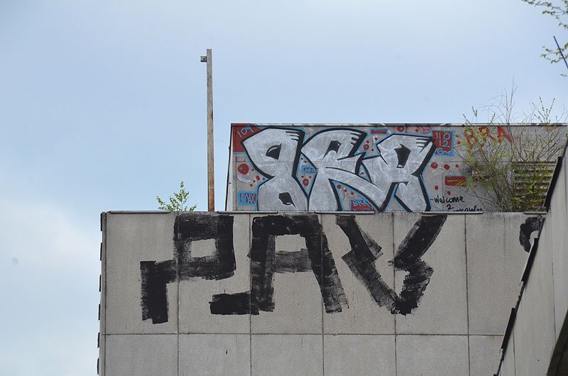 Graffiti Bombing in Leipzig - Photo by Schmierfink030 - bra, pav
