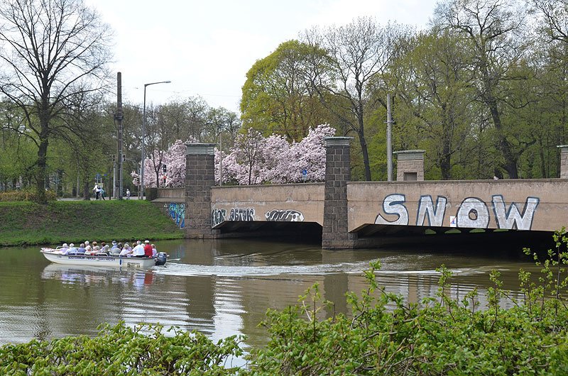 Graffiti Bombing in Leipzig - Photo by Schmierfink030 - snow