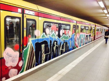 Graffiti Train in Berlin - Photo by Schmierfink030