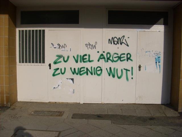 Graffiti Artwork in Berlin - Photo by Schmierfink030 - ZU, VIEL, ÄRGER......