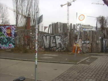 Graffiti Bombing - Photo by Schmierfink030 - vlr, r19