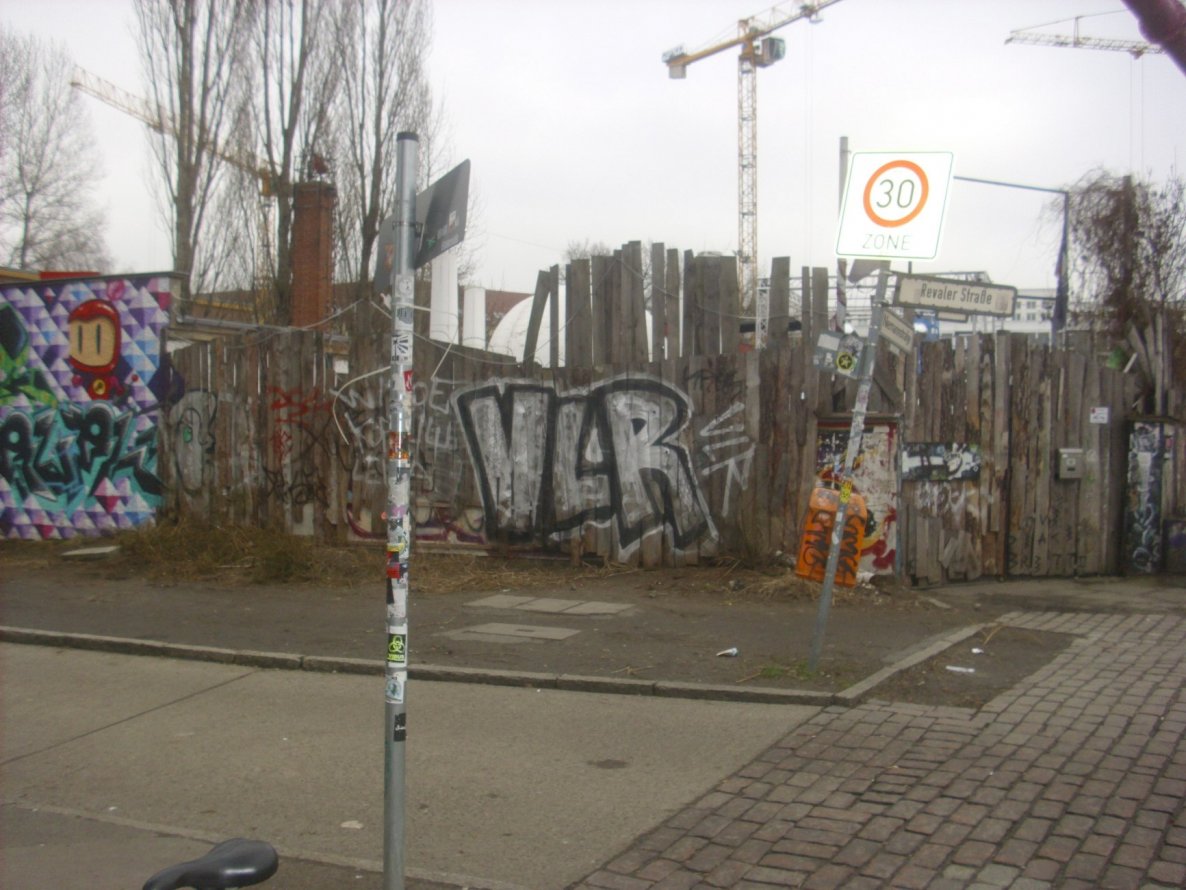 Graffiti Bombing - Photo by Schmierfink030 - vlr, r19