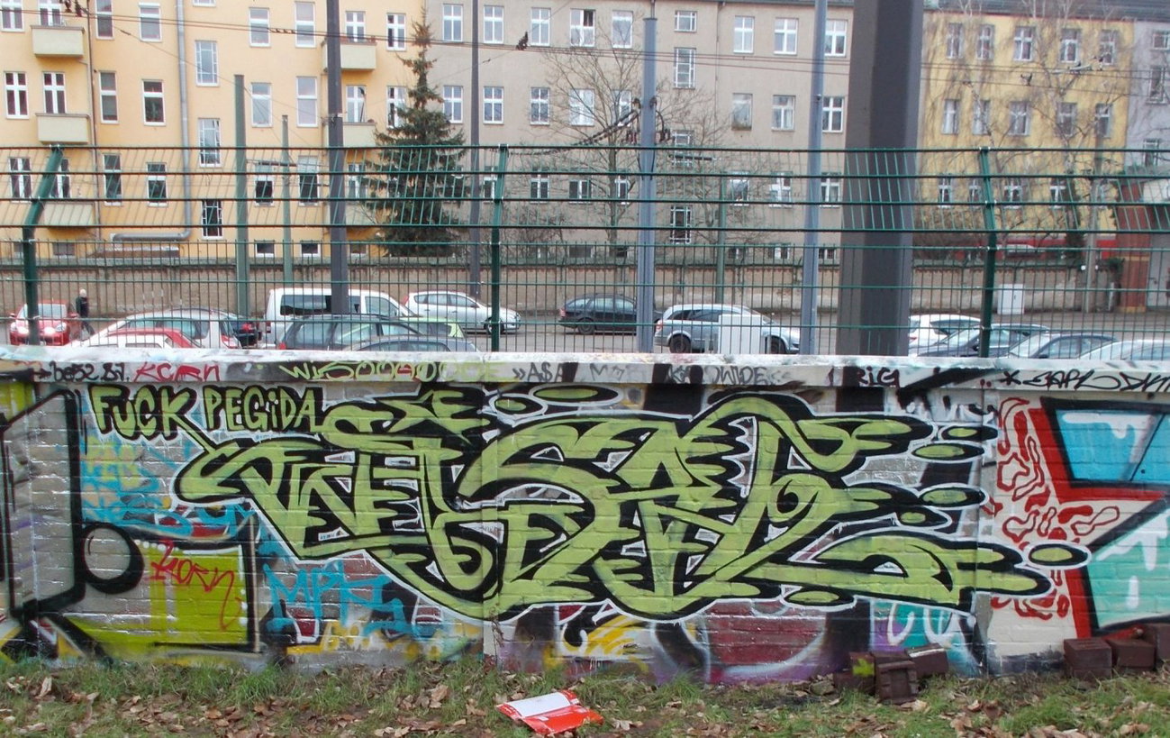 Graffiti Wall in Berlin - Photo by Schmierfink030 - wisoe, fuck, pegida (2015)