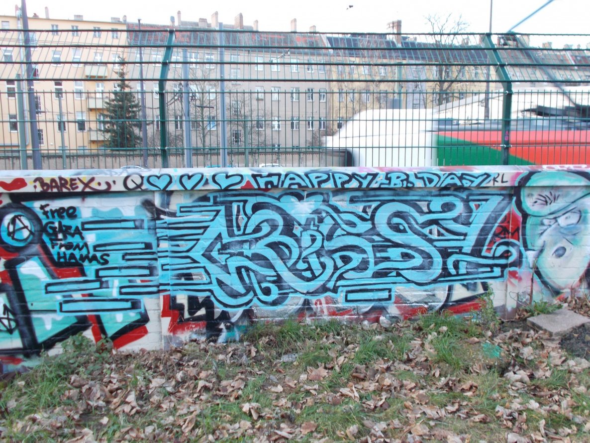 Graffiti Wall in Berlin - Photo by Schmierfink030 - crischna