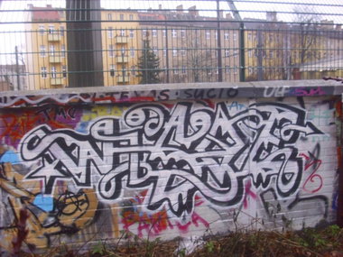 Graffiti Wall - Photo by Schmierfink030 - wisoe
