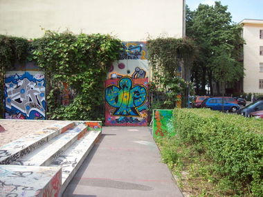 Graffiti Bombing - Photo by Schmierfink030 - zi, vlr
