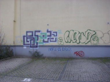 Graffiti Bombing in Berlin - Photo by Schmierfink030 - weno