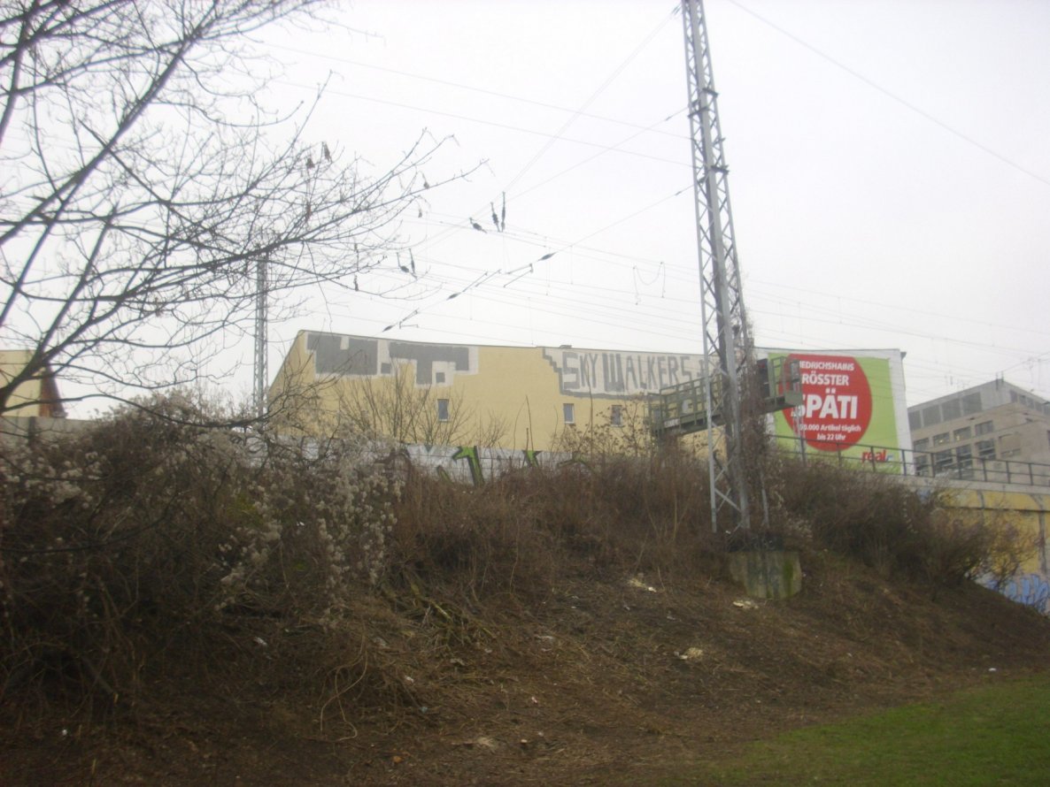Graffiti Bombing in Berlin - Photo by Schmierfink030 - ut, sw